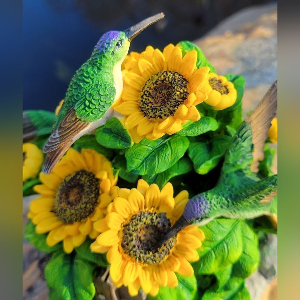 ‎Hummingbird Sunflower Trinket Box - Picture 11 of 15